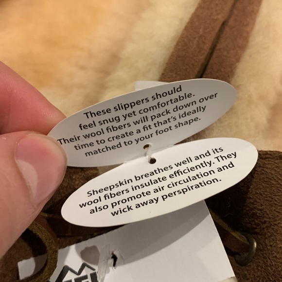 REI Slippers - Picture 3 of 4